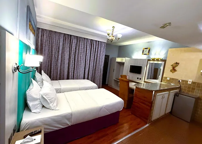 Hafez Hotel Apartments Al Ras Metro Station